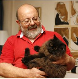 Escritor e jornalista José Viale Moutinho morre aos 81 anos