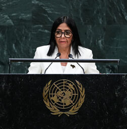 Presidente da Venezuela promete eleições no 'momento certo' na estreia na ONU