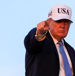 Casa Branca volta a vetar a presença da CNN numa viagem de Trump