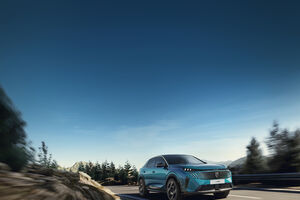 Peugeot E-3008 em viagem