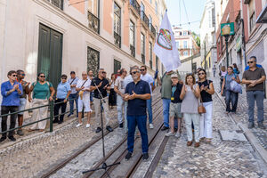 Sindicato dos Trabalhadores de Transportes Rodoviários e Urbanos de Portugal organizou uma homenagem na rua onde o acidente aconteceu