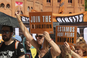 Manifestantes em Lisboa exigem "Join the (R)evolution" e "Estamos aqui pelos animais"