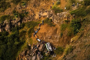 Pelo menos 25 mortos em acidente com autocarro na ilha cabo-verdiana do Fogo