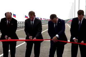 Rússia e Coreia do Norte inauguram primeira ponte rodoviária entre os dois países