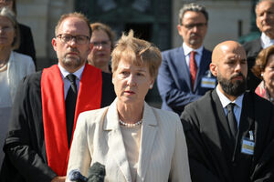 A advogada de defesa da Alemanha, Julia Monar