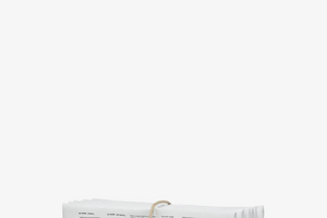 Bolsa em forma de jornal, um acessório para chamar a atenção