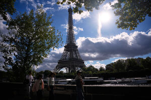 Funcionários da Torre Eiffel fizeram greve