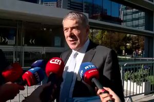 "Venho aqui defender-me": Sócrates já chegou ao tribunal