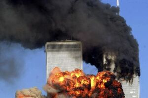 Momento em que o segundo avião colide com as Torres Gémeas, no dia 11 de Setembro, de 2001