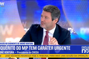 "Começo a pensar que o PSD e o Livre é que foram ao gabinete", acusa André Ventura sobre alegada invasão na AR