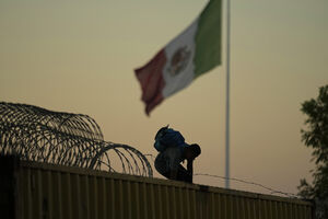 O número de corpos sepultados reflete uma problemática que persiste na cidade fronteiriça mexicana, caracterizada por uma vasta população flutuante e imigração ilegal para os Estados Unidos.