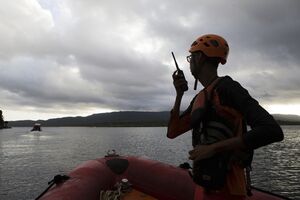 Membro da Agência Nacional de Busca e Salvamento em ação