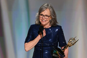Sally Field na cerimónia de entrega dos Emmys