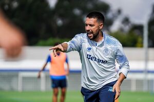 Farioli em mais um treino no Olival