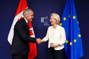 Mark Carney, primeiro-ministro canadiano, e Ursula von der Leyen
