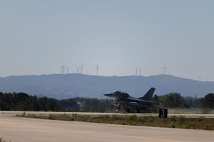 Aeronave F-16 MLU 