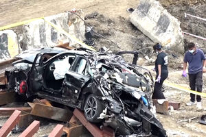 Três mortos após carro cair de estrada elevada em Mumbai