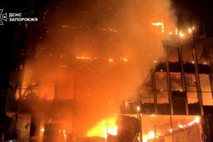 Ataque russo atinge prédios e centro comercial em Zaporijia