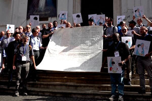 Padres católicos marcham até ao Vaticano contra guerra em Gaza