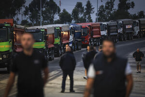 Cerca de 100 camiões iniciaram marcha lenta em Paredes contra o aumento do preço dos combustíveis