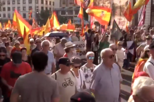 Madrid sai à rua em protesto contra a crise migratória em Ceuta