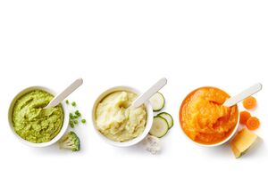 DGS recomenda porções e texturas adequadas à idade e menos alimentos ultraprocessados, açúcar e sal.