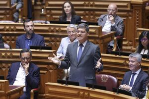 O líder parlamentar do Partido Socialista (PS), Eurico Brilhante Dias