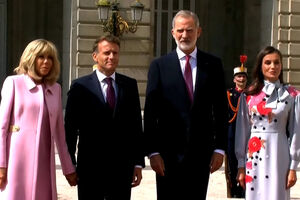 Reis de Espanha recebem Emmanuel Macron em visita de Estado 
