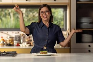 Noélia Jerónimo no cenário de Tragam Pão!