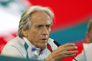 Jorge Jesus durante uma conferência de imprensa