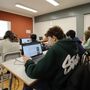 Abrir novas turmas ou aumentar alunos por sala poderá ser a solução para falta de vagas