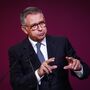 Seguro avisa que democracia pode perder-se e pede vigilância com 'correntes extremistas'