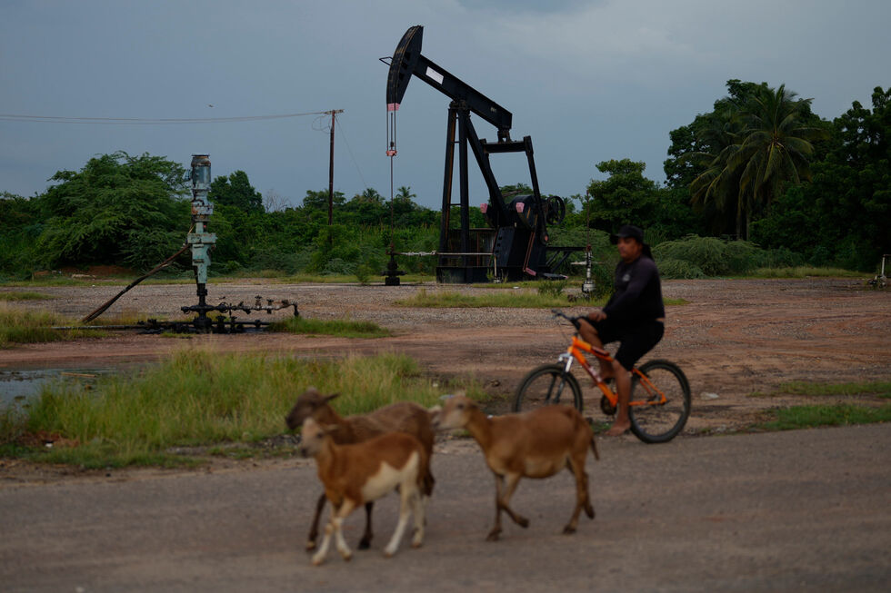 EUA concede 100 anos de exploração de petróleo venezuelano a privados 