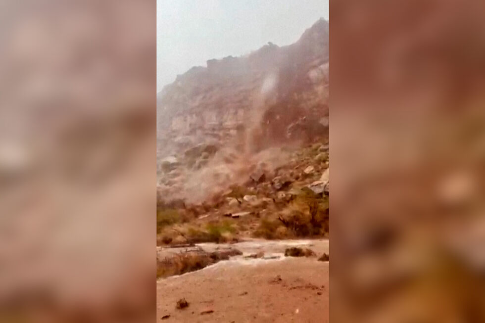 Chuva intensa transforma encosta de Zion numa cascata de lama no Utah