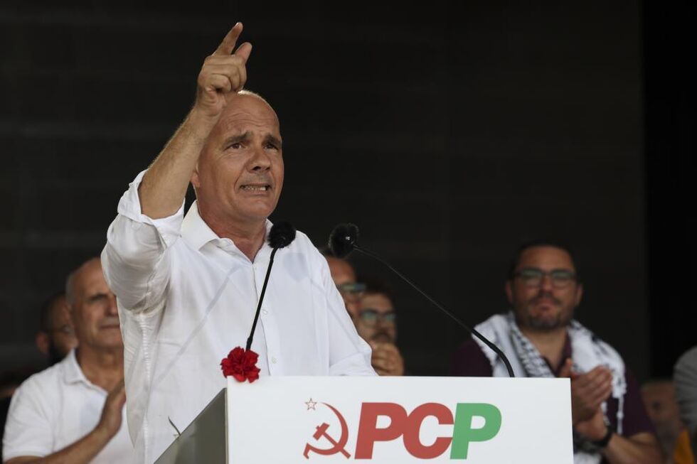 Jerónimo de Sousa avisa que só o forte sinal dos trabalhadores pode travar o "assalto" à Segurança Social