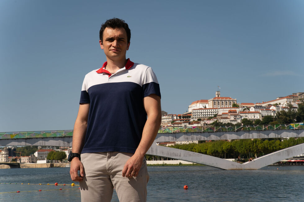 O médico, que exerce cirurgia plástica no hospital de Coimbra, recusa fazer procedimentos de redesignação sexual