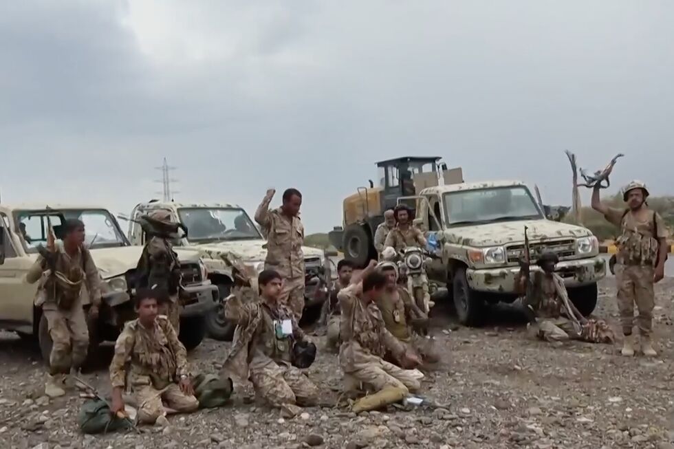 Houthis controlam mais duas ilhas no Mar Vermelho, aumentando controlo sobre o estreito de Bab el-Mandeb