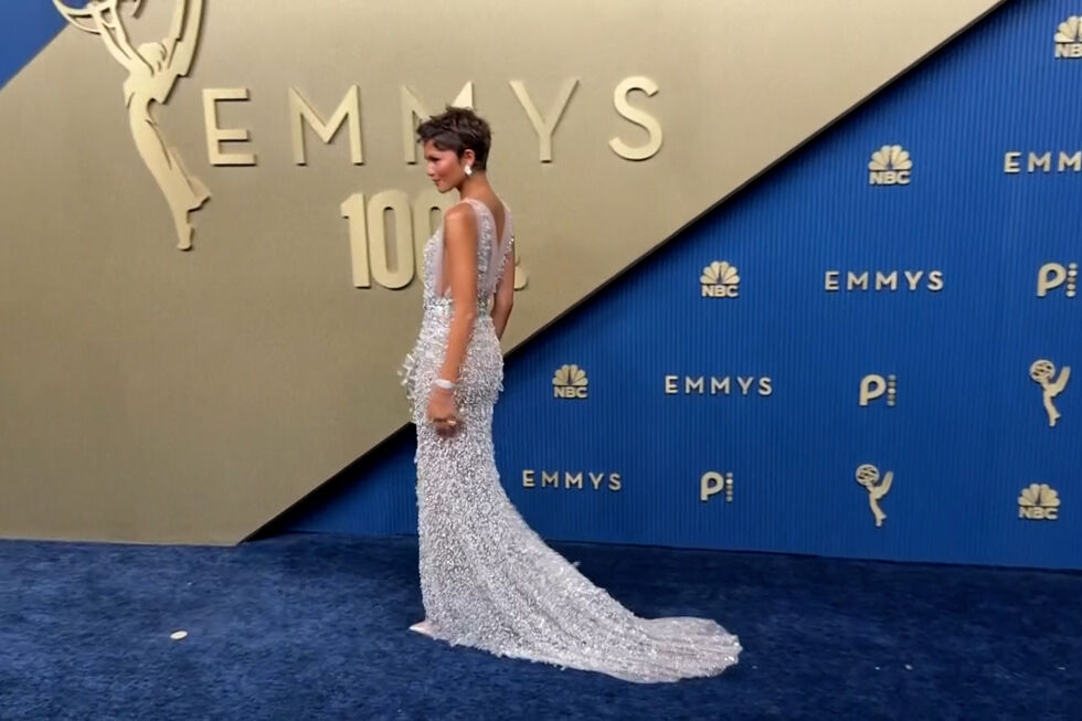 De Nicole Kidman a Zendaya: estrelas brilham na passadeira azul dos Emmys