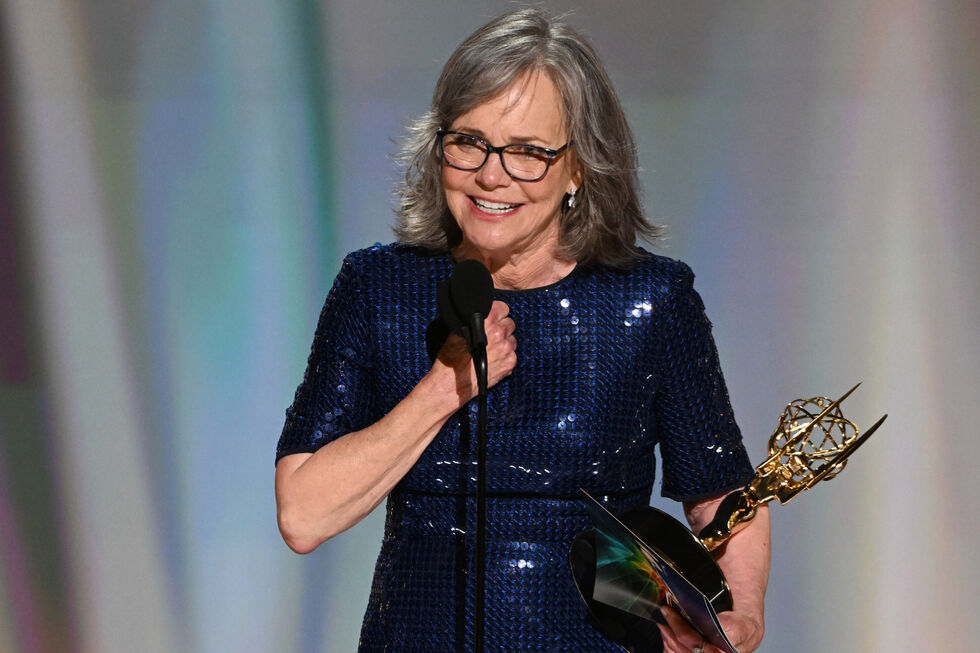 Sally Field na cerimónia de entrega dos Emmys