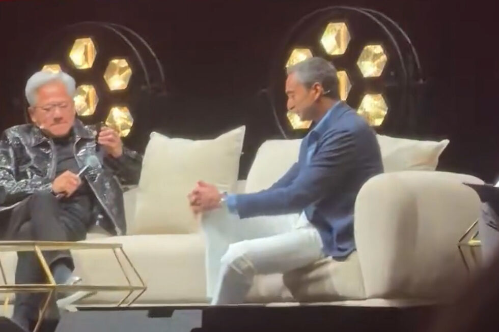 Trump telefona ao CEO da Nvidia durante evento e classifica preocupações com IA de “farsa”