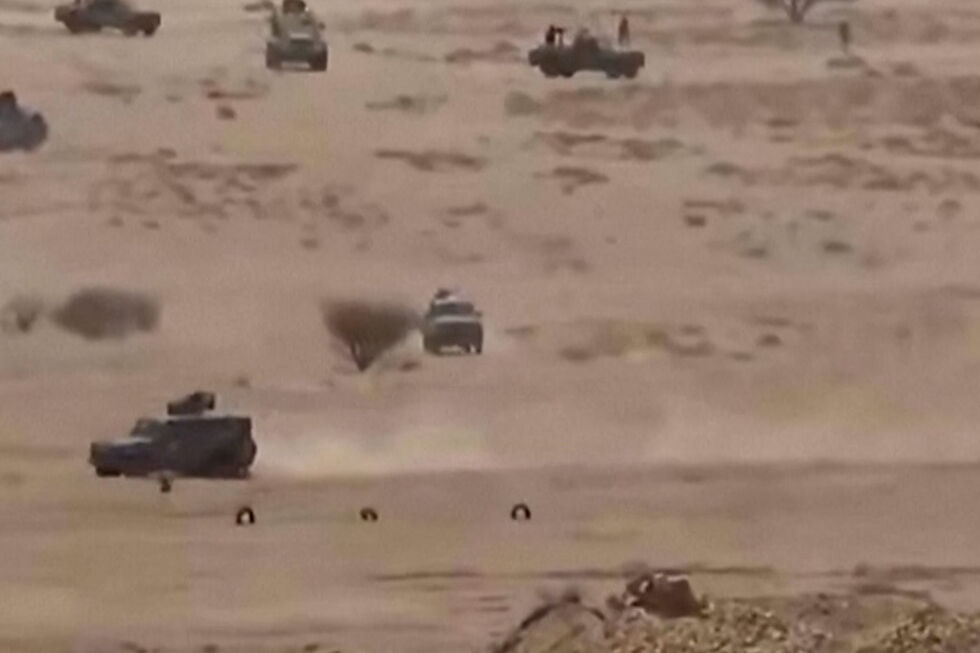 Imagens mostram combates com forças apoiadas pela Arábia Saudita no Iémen