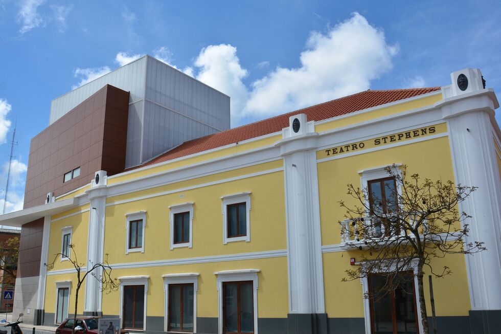 A fachada do teatro Stephens, que terá de voltar a encerrar futuramente, para novas obras