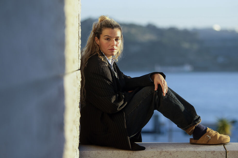 A cantora Milhanas fotografada pela SÁBADO em 2025, no Centro Cultural de Belém, em Lisboa