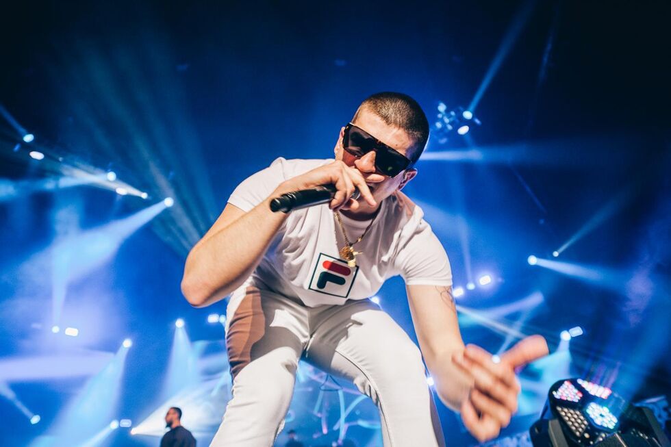 Fotografia promocional do cantor português ProfJam em concerto