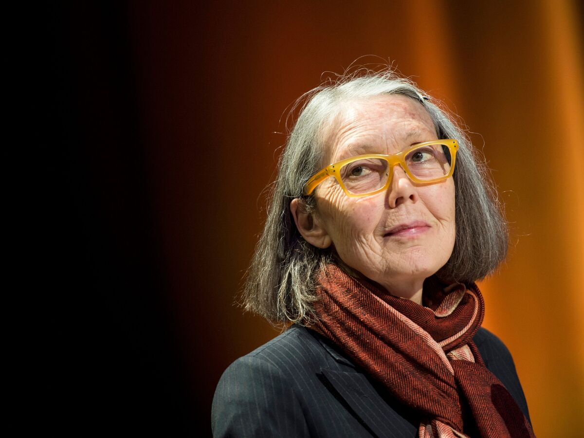 Cinco livros de Anne Carson (em português) para ficar a conhecer a vencedora do Nobel
