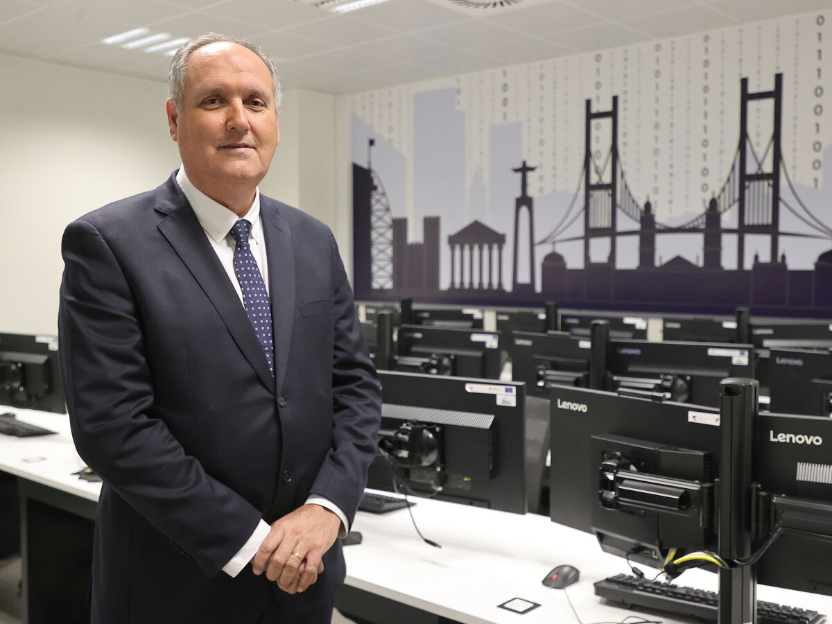 Indiscretos: quando o diretor nacional da PJ vai à cafetaria