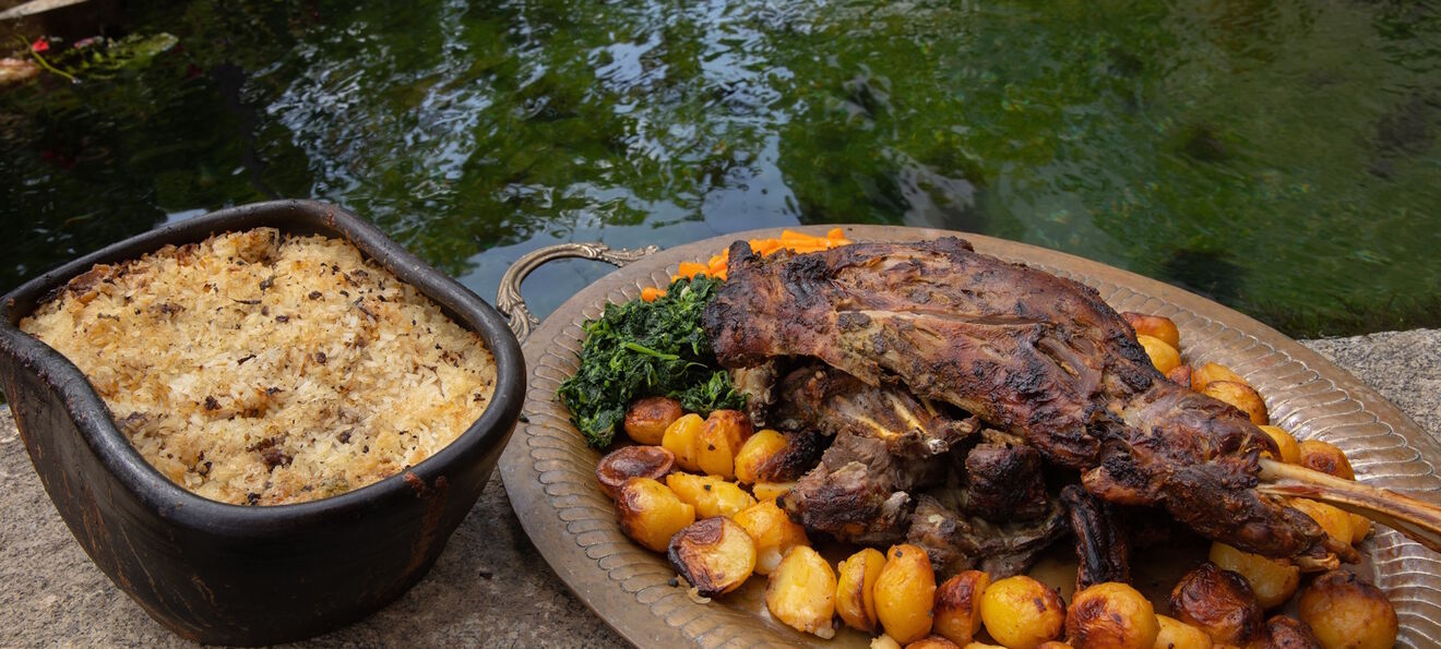 Anho assado com arroz do forno Baião