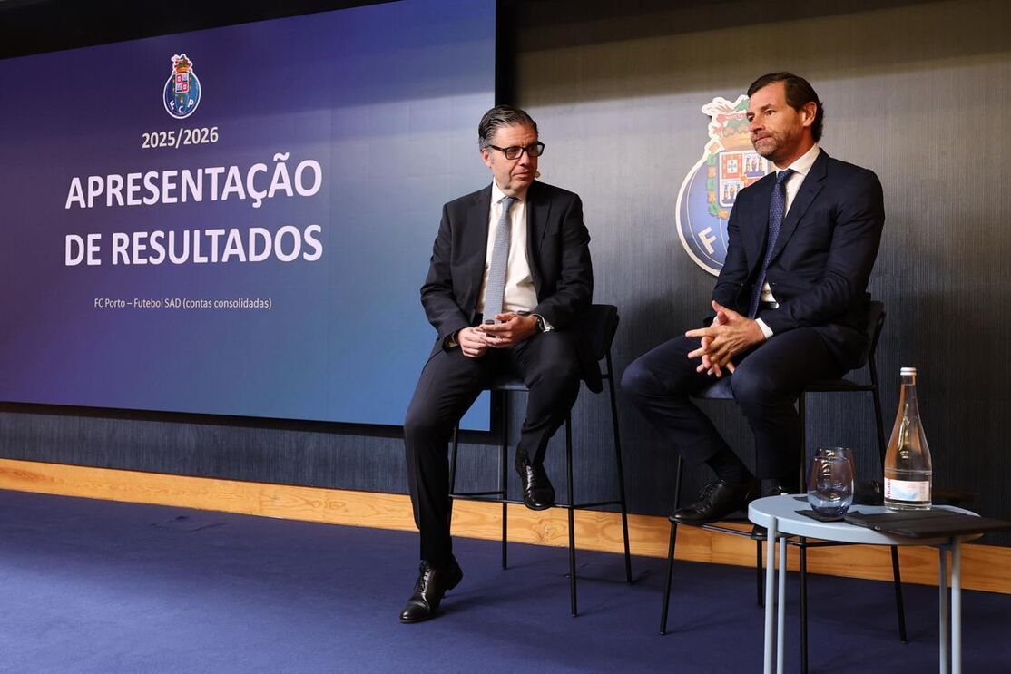 Pereira da Costa e Villas-Boas na apresentação das contas