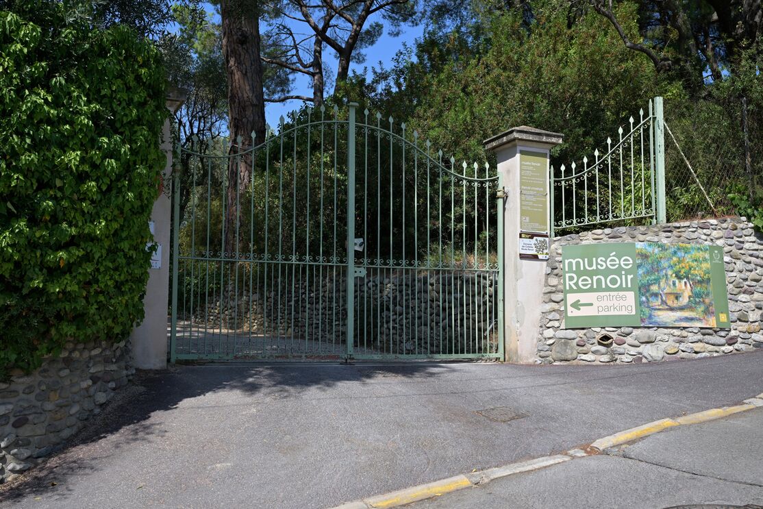 Museu Renoir, de onde foram roubadas duas obras de arte