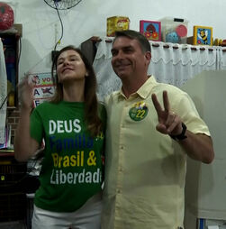 Flávio Bolsonaro já votou no Rio de Janeiro nas eleições presidenciais do Brasil